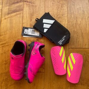 Set Nike Soccer Cleats shoes Adidas shin guards girl pink